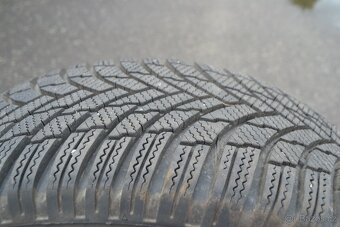 Š.Karoq, S.Ateca – Zánovní zimní komplet 215/60R16 - 13