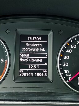 VW Touran 1.6Tdi 66kw 10/2013, servis Porsche - 13