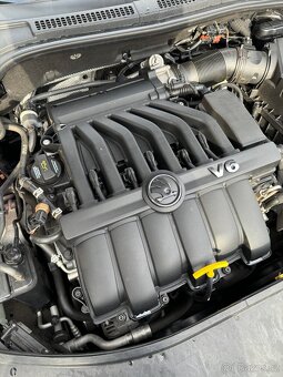 Skoda Superb L&K 4x4 3.6 V6 - 106 000km - TOP stav - 13