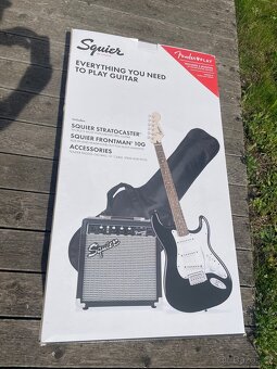 Fender Squier Stratocaster Pack LRL BK - 13