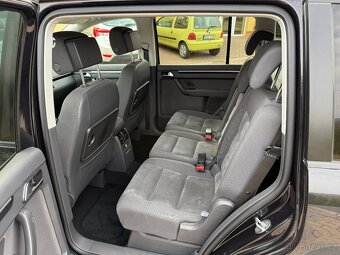 VW TOURAN 2.0 TDI 130kW DSG-2014-199.856KM-NAVI,VÝHŘEV- - 13