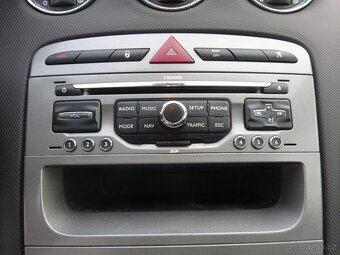 Peugeot 308 1.6i r.v.2010 serviska STK:9/2027 - 13