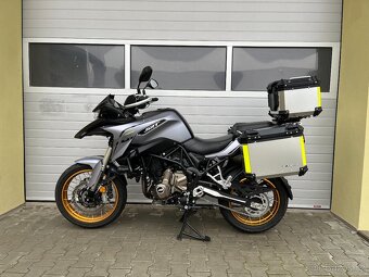 QJ motor SRT 700X - 13