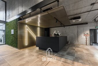 Pronájem moderního 1+kk v projektu Neugraf, 33 m2 – Smíchov, - 13