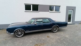 Oldsmobile delta 88 - 13