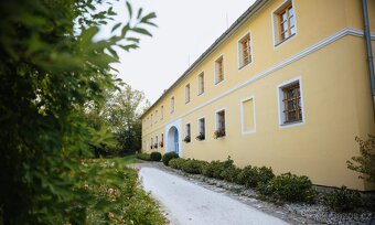 Stetek u Českého Krumlova + přilehlé stavební pozemky - 13