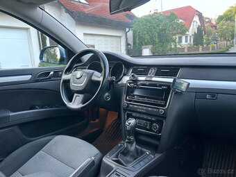 Škoda Superb 2,0 TDi, 4X4, kombi, tažné zařízení - 13