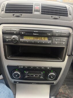 Škoda Octavia 2,0 TDI AUTOMAT KŮŽE TAŽNÉ ZIMNÍ  I LETNÍ KOLA - 13