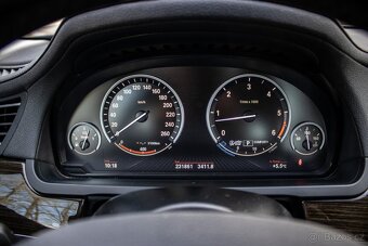 BMW 750d xDrive | 2017 | servis, výborný stav - 13