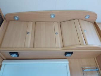 DETHLEFFS pro 4.Fr.postel. Mover+bat. Sprcha. 100km/h - 13