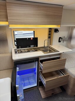 Adria Altea 472 PU ~ Francouzská postel - 13