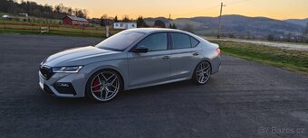 ŠKODA OCTAVIA RS 2.0 TSI  180 KW - 13
