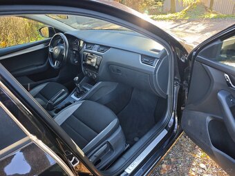 Škoda Octavia combi Joy 2.0Tdi tažné výhřev - 13