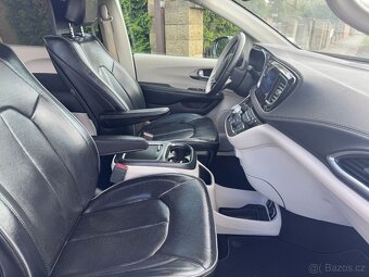 Chrysler Pacifica 3,6 DVD LIMITED ADAPT 8 míst 2017 - 13