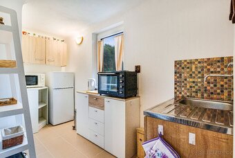 Zděná chata u řeky Úslavy s možností trvalého bydlení - 13