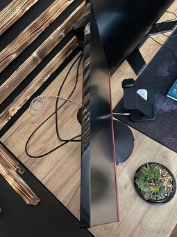Triple Monitor Setup - M27Q (2K 170 Hz) + 2x AOC (1080p) - 13