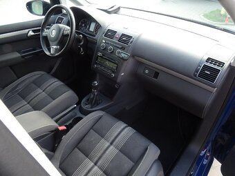 Volkswagen Touran 2.0 TDI, 103 KW, r.v 12.2012, 7 míst - 13