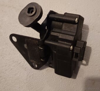 Díly na Sharan, Galaxy, Alhambra
 - 13