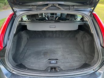 V 60 D2 84kW, kůže, city safety, satelitní navigace - 13