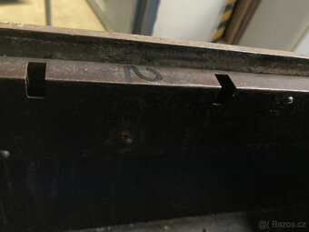 Truhla kovová starožitná, trezor, pokladna 10.000 kč - 13