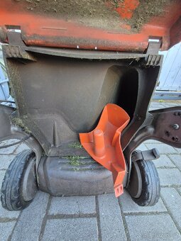 Sekacka Husqvarna záběr 48cm s pojezdem. - 13