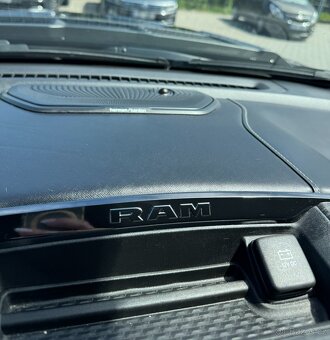 Dodge Ram, LIMITED, 2022, nehavarovaný - 13
