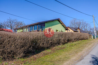 Prodej rodinného domu s úžasným výhledem a perfektní dostupn - 13