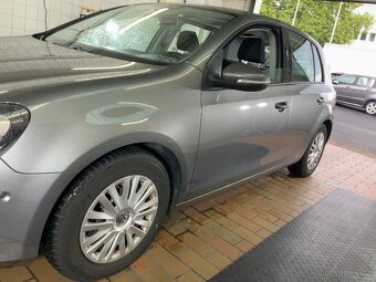 Volkswagen GOLF 6 VI 1.6Mpi 75 KW COMFORTLINE VYHŘ. SEDADEL - 13