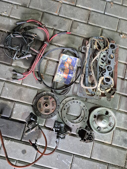 fiat 600 motor + díly (prodam jako celek) - 13