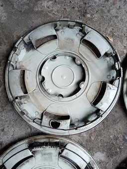 Originál poklice Ford Transit r15 - 13