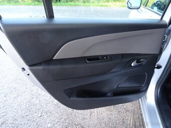 Citroën Grand C4 Picasso 1,6HDi automat 7-Míst, pěkná výbava - 13