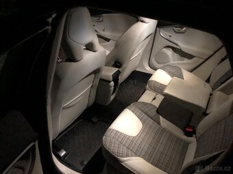 Volvo V40 D3 R.v. 2018/6 - 13