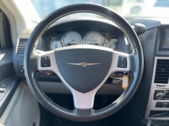 Chrysler Grand Voyager, 2.8D, ČR-1.maj, 7 míst, tažné, DPH - 13