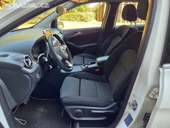 Mercedes B180,automat,2018,ČR,119tis.km,LED světla,serviska - 13