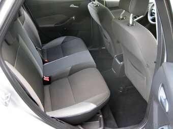 Ford Focus. Kombi 1,6 16V.  Ti-VCT. 77 kW. Servisní kniha - 13