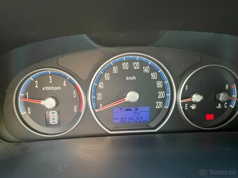 Prodám Hyundai Santa Fe 2.2, 114 KW - 13