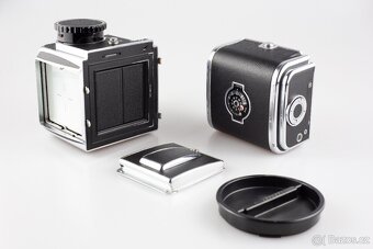 Hasselblad 500C/M chrome telo + WLF + kazeta 120 - 13