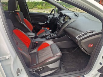 FORD FOCUS ST - 13