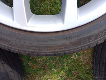 kola Audi 225/40/18 - 13