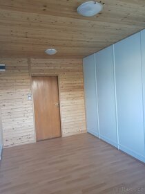 obytný zahradní domek - 13