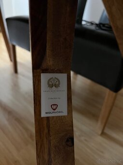 Jídelní stůl z masivu a dvě židle - 13