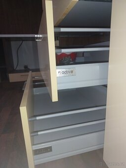 Kuchyňská linka se spotřebiči - 13