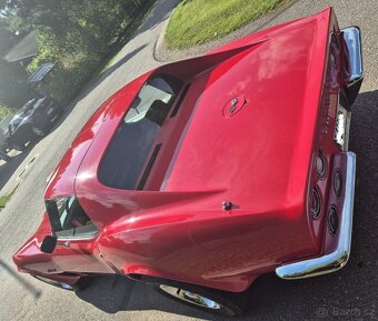 Chevrolet Corvette Sting Ray Coupe - 13