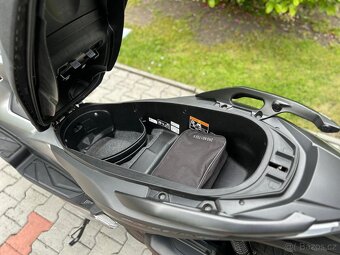 Honda Forza 300 malý nájezd,super stav - 13