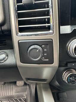 Ford F-150,  5.0 V8 Lariat - 13