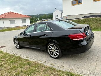Mercedes-Benz E220 CDI - 13