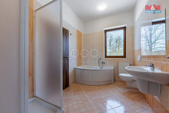 Prodej rodinného domu, 376 m², Mezirolí, Nová Role - 13