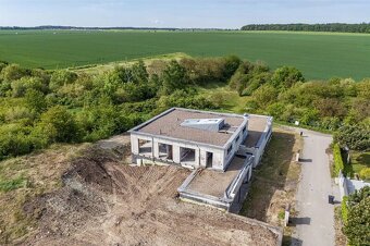 Prodej, Výjimečná vila s vnitřním bazénem, užitnou plochou 7 - 13