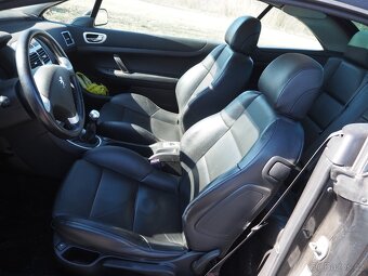 Peugeot 307 CC 2.0 KABRIOLET, klima, kůže, vyhř. sedadla - 13