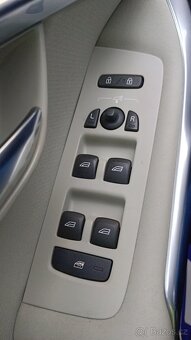 Volvo V40 Cross country T4 AWD 2.0 benzin - 13